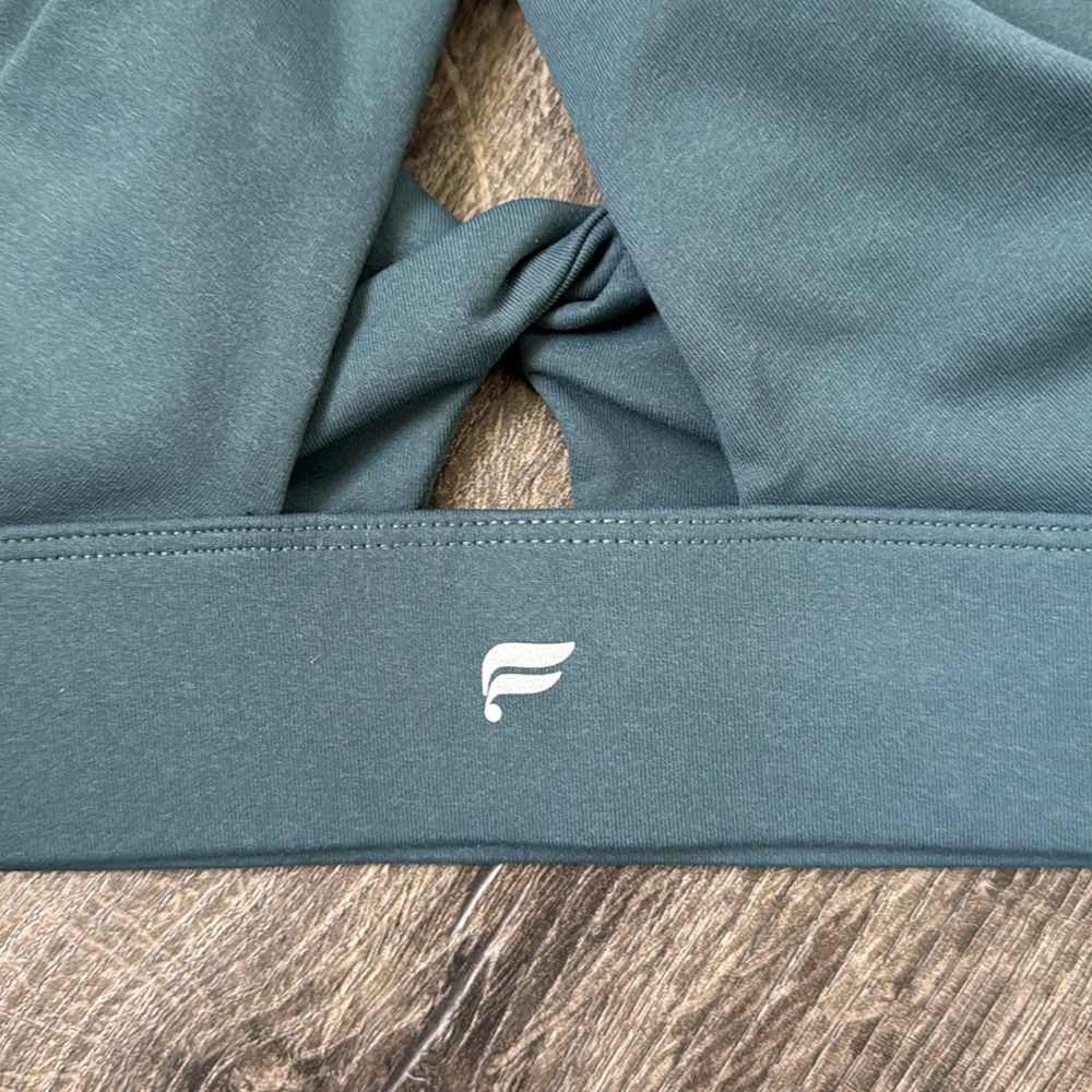 Oasis Twist Medium Impact Sports Bra in Storm Slate - Picture 5 of 10